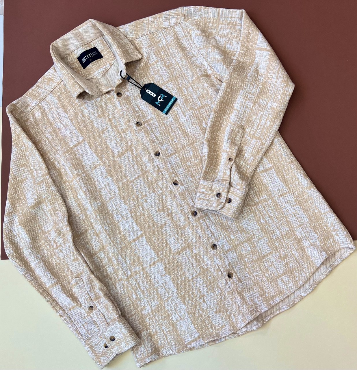 پیراهن مردانه آستین بلند با پارچه بوکله ترک بسیار نرم و لطیف