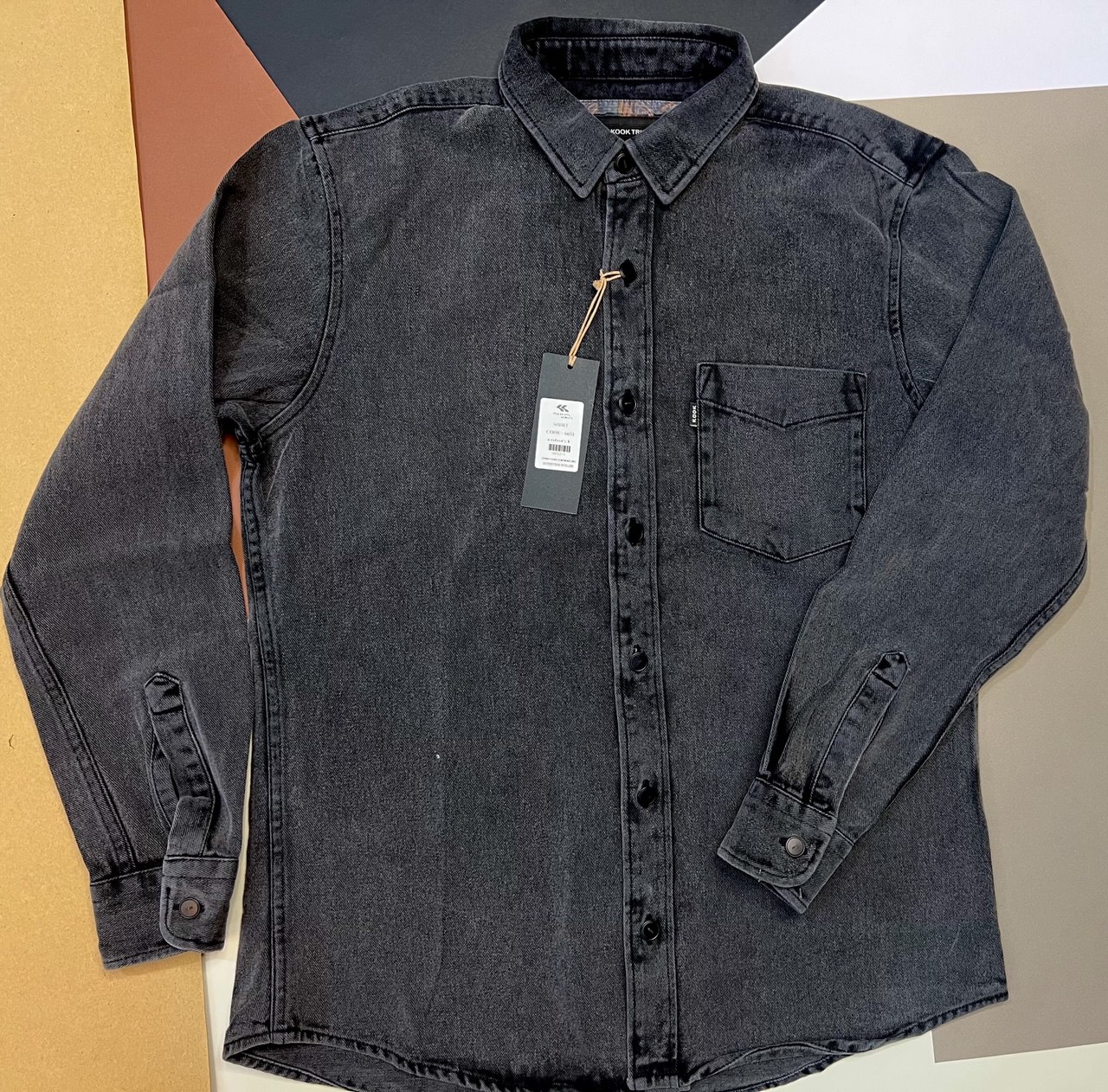 پیراهن جین ضخیم پاییزی خاکستری مردانه با پارچه ترک و طراحی تک‌جیب