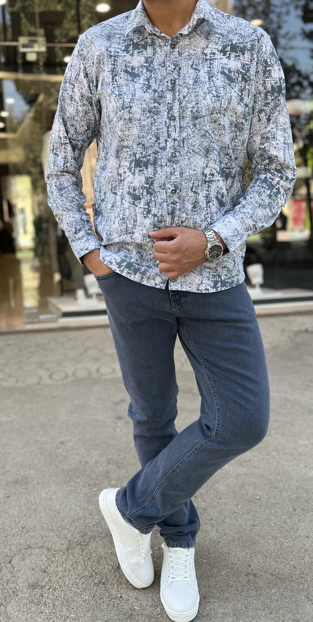 پیراهن طرح‌دار مردانه با پارچه کشی و طرح چاپی شیک