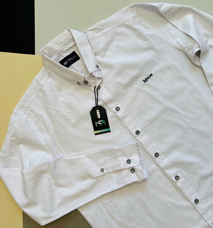 پیراهن سفید مردانه مدل اسلیم فیت با پارچه نخی