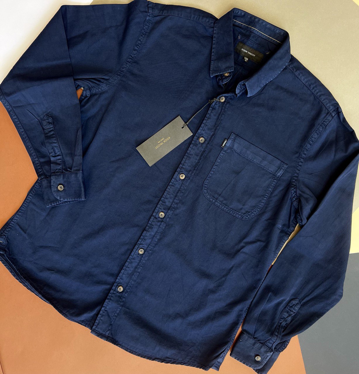 پیراهن مردانه کتان تک‌جیب پارچه کج راه ترک