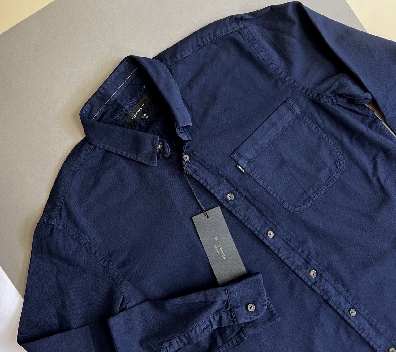 پیراهن مردانه کتان تک‌جیب پارچه کج راه ترک