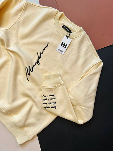 دورس مردانه سفید سهنخ داخل پنبهای فرم نیمهآزاد با گلدوزی روی سینه و آستین