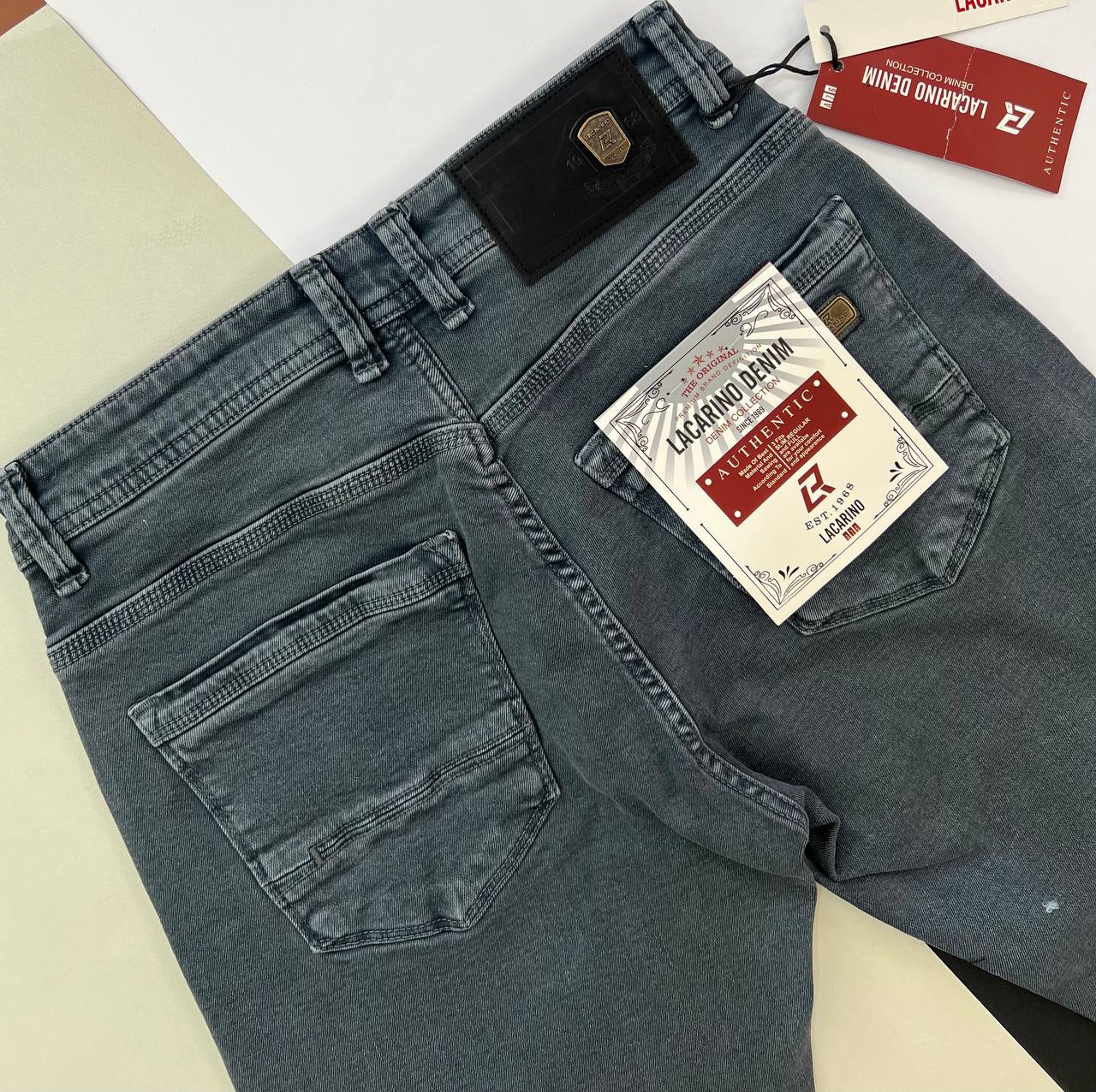 شلوار جین مردانه لاکارینو مدل Mini رنگ طوسی با پارچه دنیم کشی