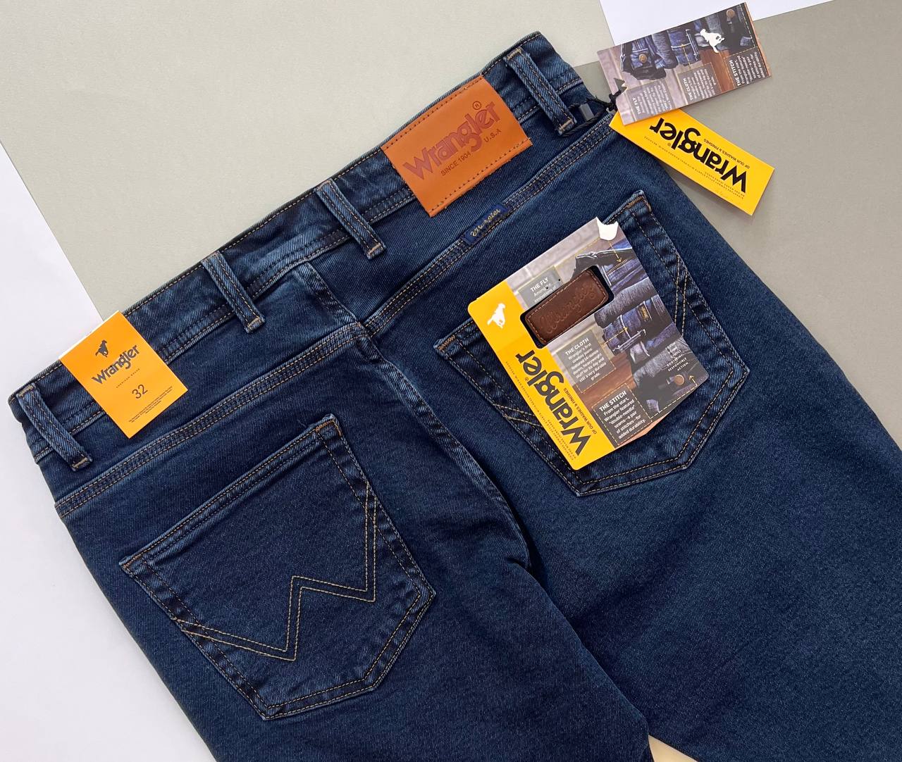 تصویر شلوار جین مردانه ریگولار زیپی رانگلر با پارچه دنیم استرچ کشسان