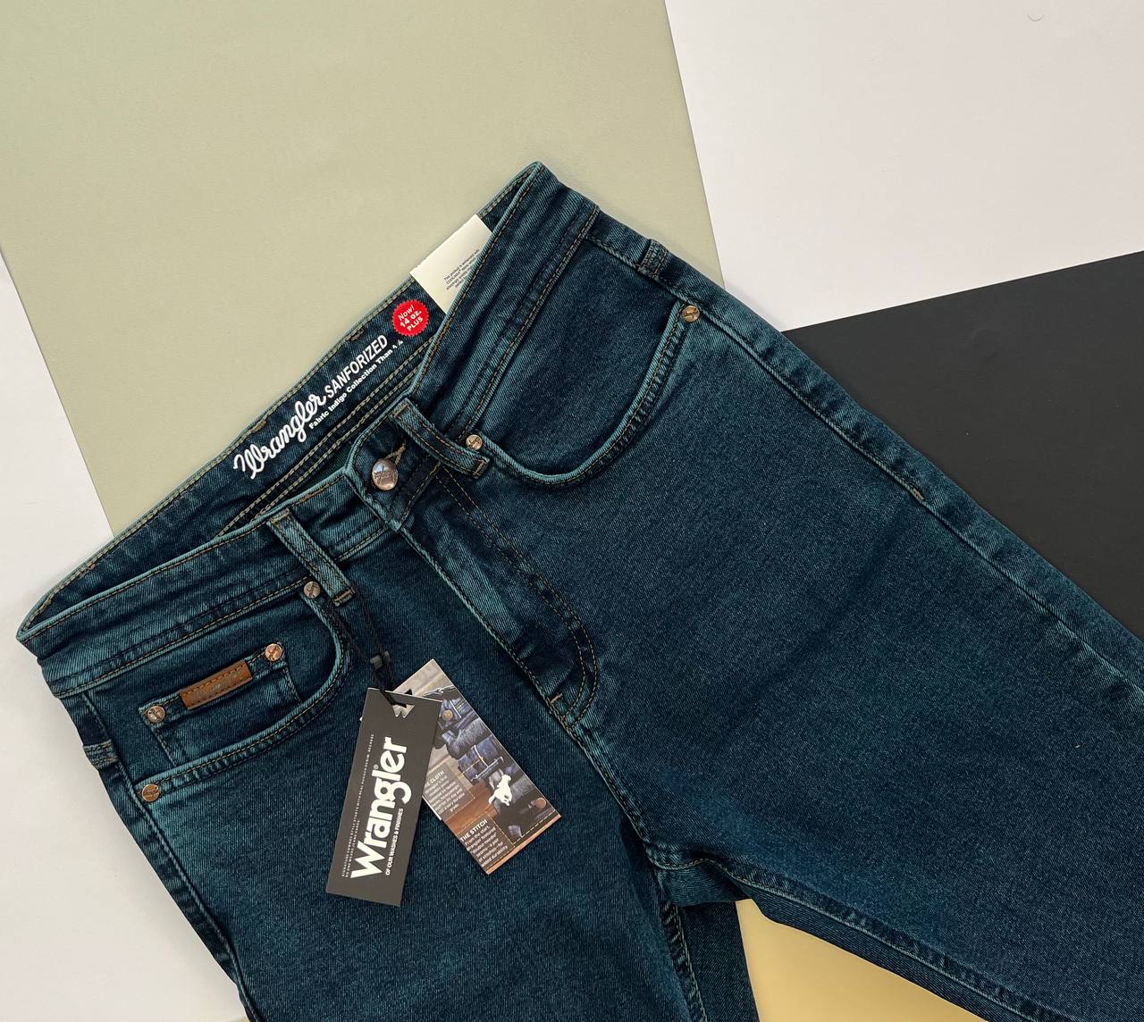 تصویر شلوار جین مردانه ریگولار زیپی Wrangler با پارچه دنیم استرچ کشسان