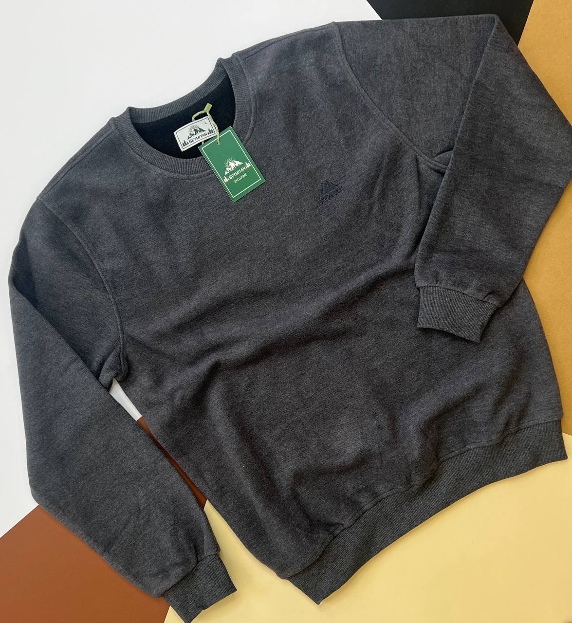 بلوز سلانیک یقه‌گرد مردانه در رنگ‌بندی مختلف