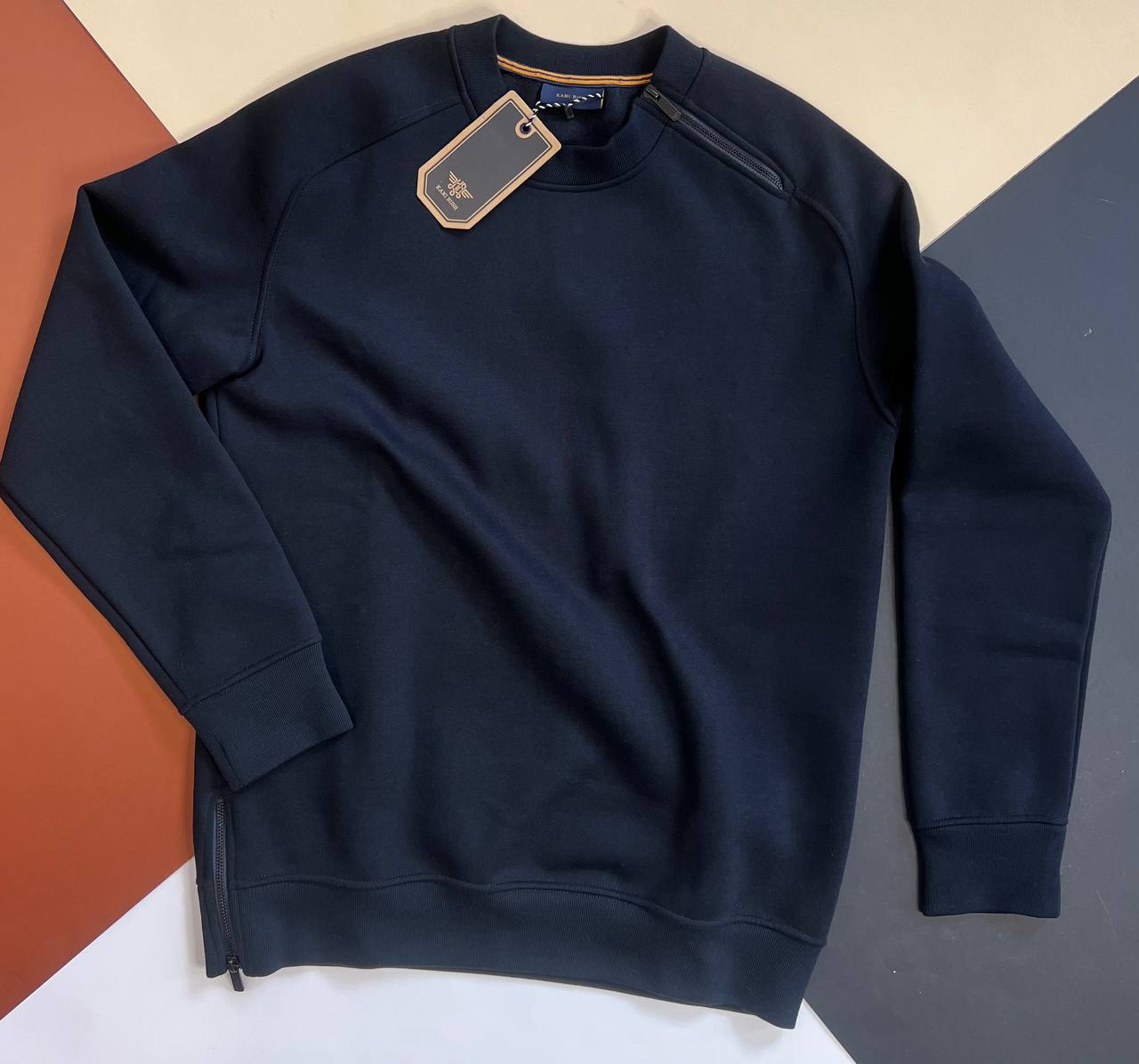 سویشرت مردانه سرمه‌ای داخل پنبه با زیپ سرشانه و دوخت باکیفیت