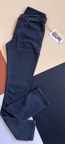 شلوار جین کشی مردانه طوسی دودی با پارچه نرم و منعطف