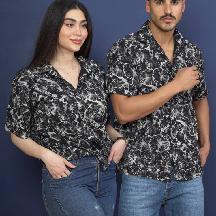 پیراهن آستین کوتاه یونیسکس با پارچه بافتدار سبک و طرح مدرن مناسب تابستان