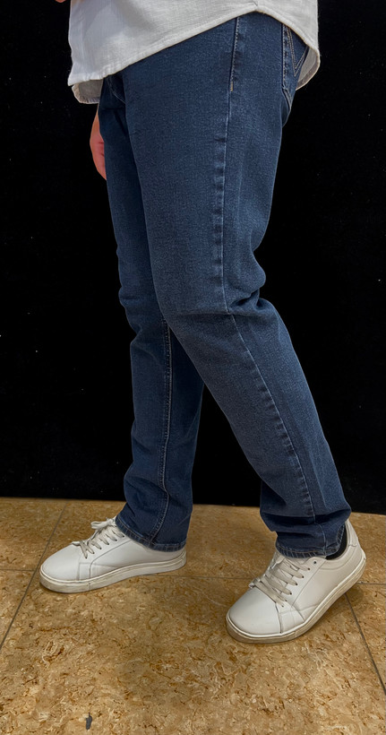 شلوار جین مردانه رانگلر Wrangler سرمهای تیره مدل راسته