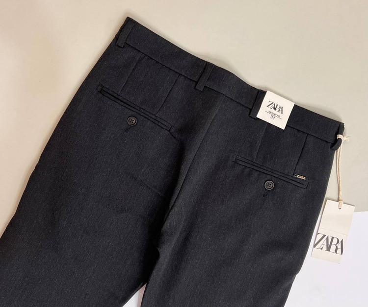شلوار پارچهای مردانه زارا (ZARA) مدل اسکینی فیت – رنگ ذغالی تیره (مشکینما)