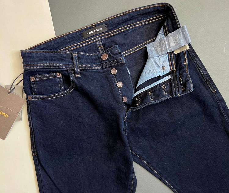 جزئیات دوخت و پارچه جین Selvedge برند Tom Ford